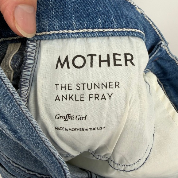 MOTHER The Stunner Ankle Fray Jeans Graffiti Girl Distressed Bleached Size 28‎ - Picture 4 of 9